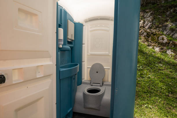 Best Porta potty delivery and setup  in Madison, WI
